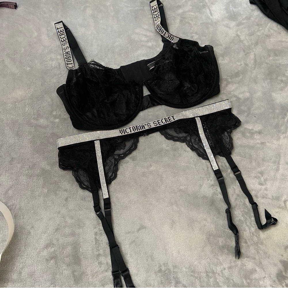 New! Victoria’s Secret Shine Strap Lace Demi Bra & Garter Belt Set 10375 - Picture 2 of 9